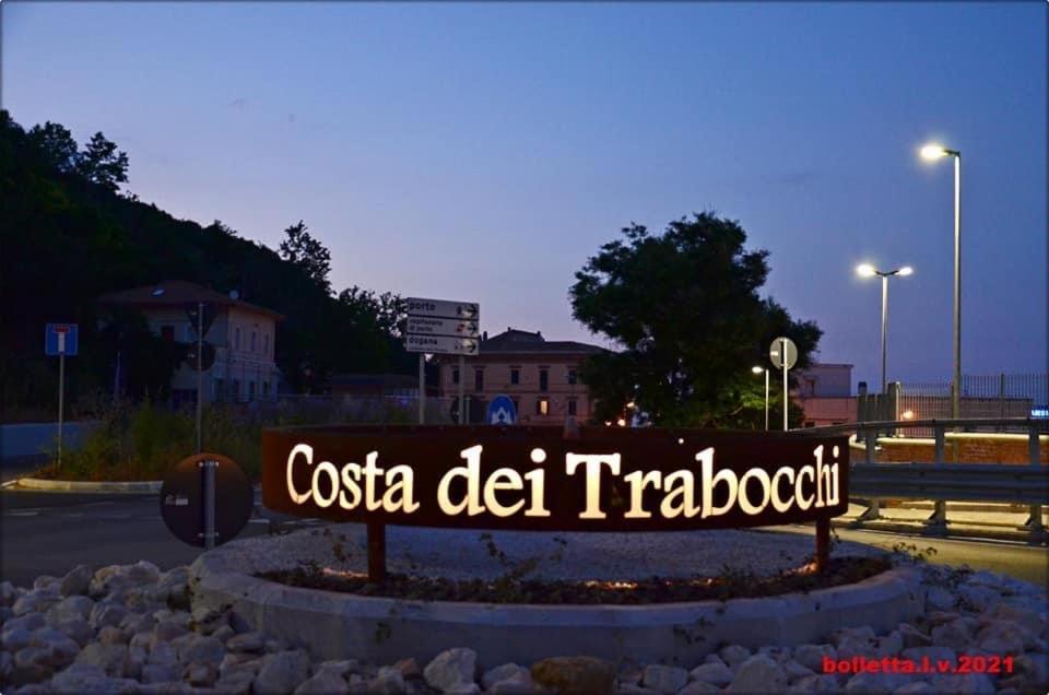 La Casetta Del Corso Apartment Ortona Bagian luar foto