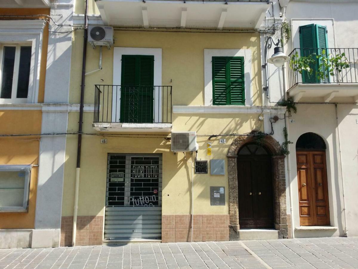 La Casetta Del Corso Apartment Ortona Bagian luar foto